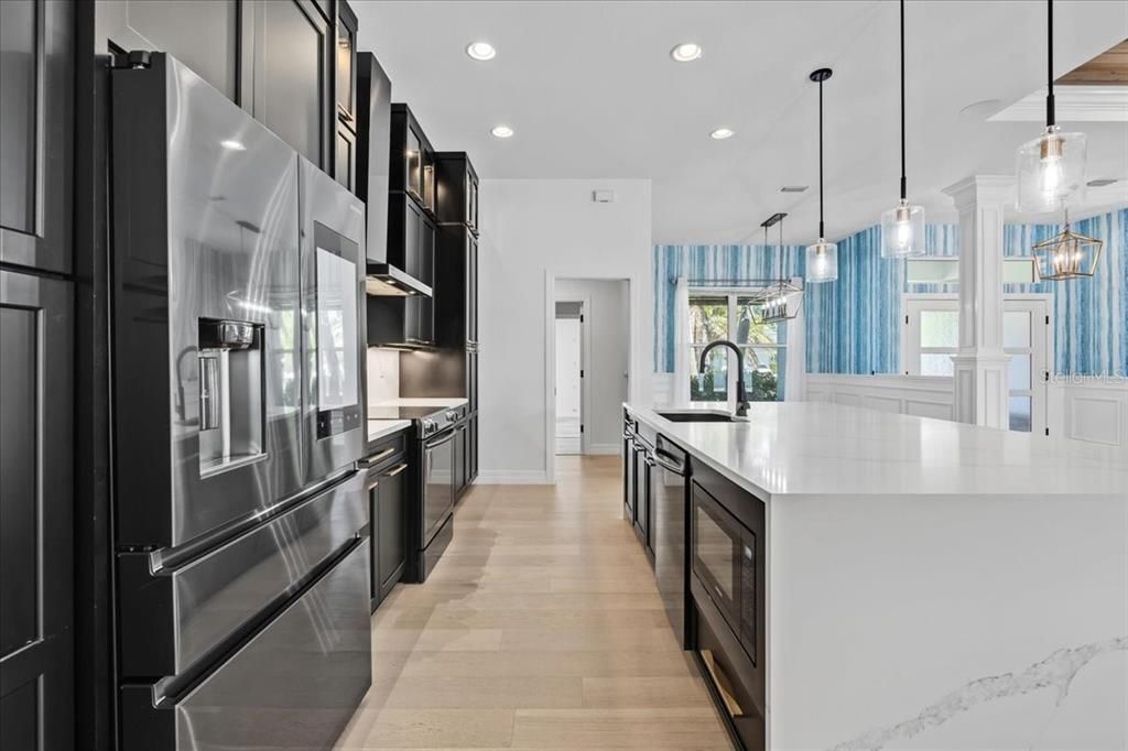 For Sale: $899,000 (3 beds, 2 baths, 2286 Square Feet)