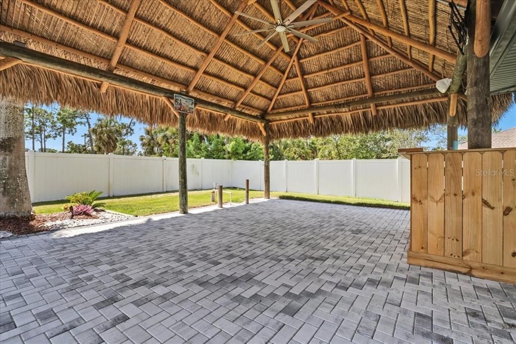 For Sale: $899,000 (3 beds, 2 baths, 2286 Square Feet)