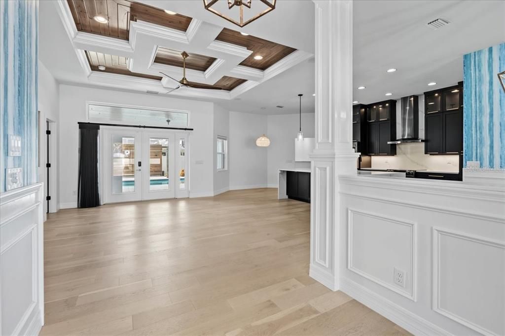 For Sale: $899,000 (3 beds, 2 baths, 2286 Square Feet)