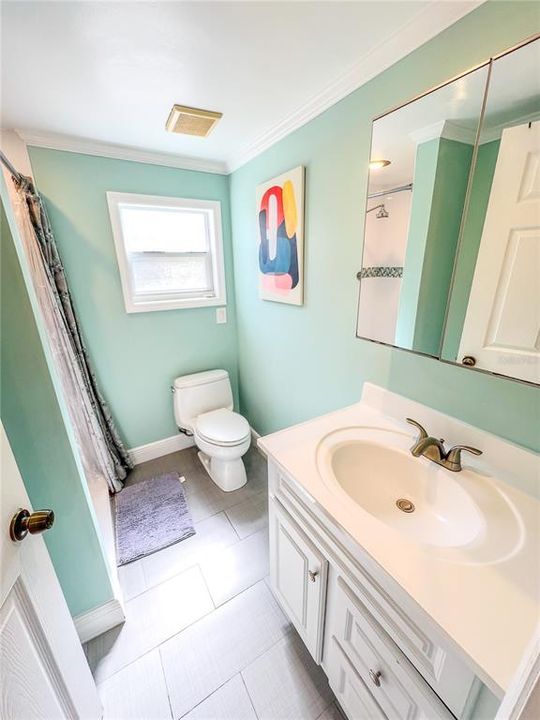 Activo con contrato: $2,100 (3 camas, 2 baños, 933 Pies cuadrados)