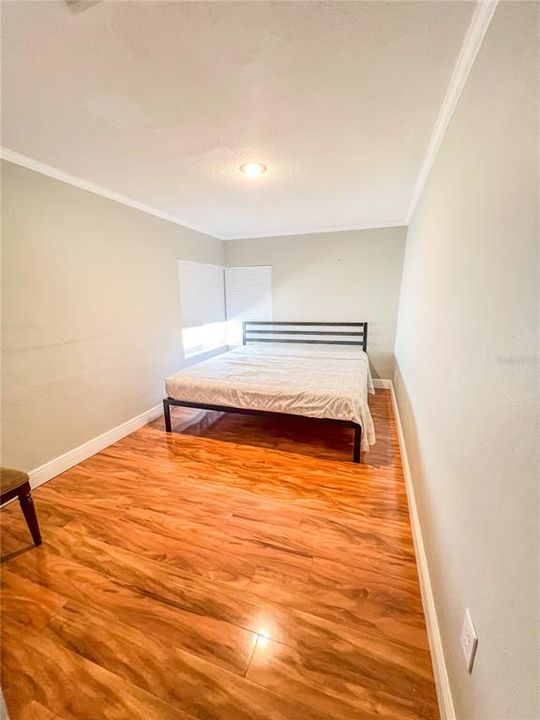 Activo con contrato: $2,100 (3 camas, 2 baños, 933 Pies cuadrados)