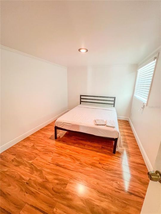 Activo con contrato: $2,100 (3 camas, 2 baños, 933 Pies cuadrados)