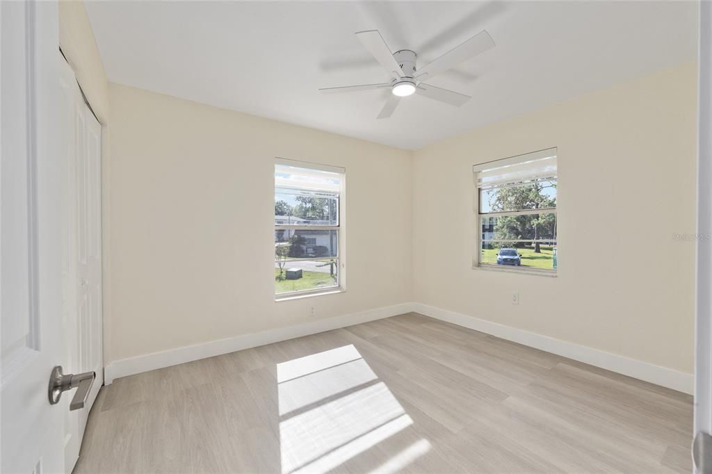 Active With Contract: $1,250 (2 beds, 1 baths, 891 Square Feet)