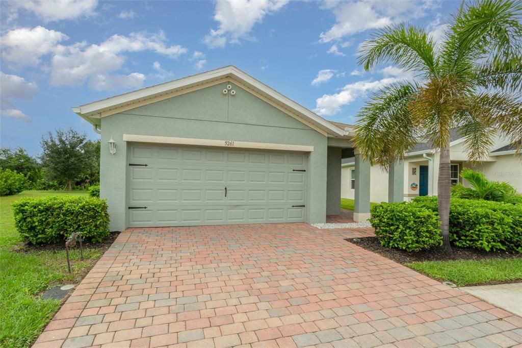 For Sale: $289,900 (3 beds, 2 baths, 1621 Square Feet)