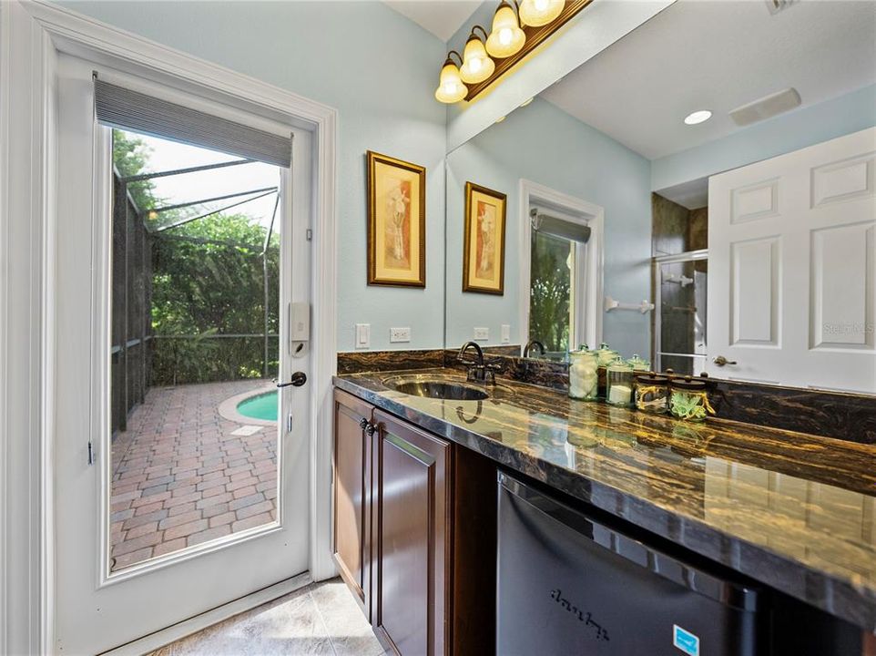 En Venta: $849,900 (3 camas, 3 baños, 2586 Pies cuadrados)