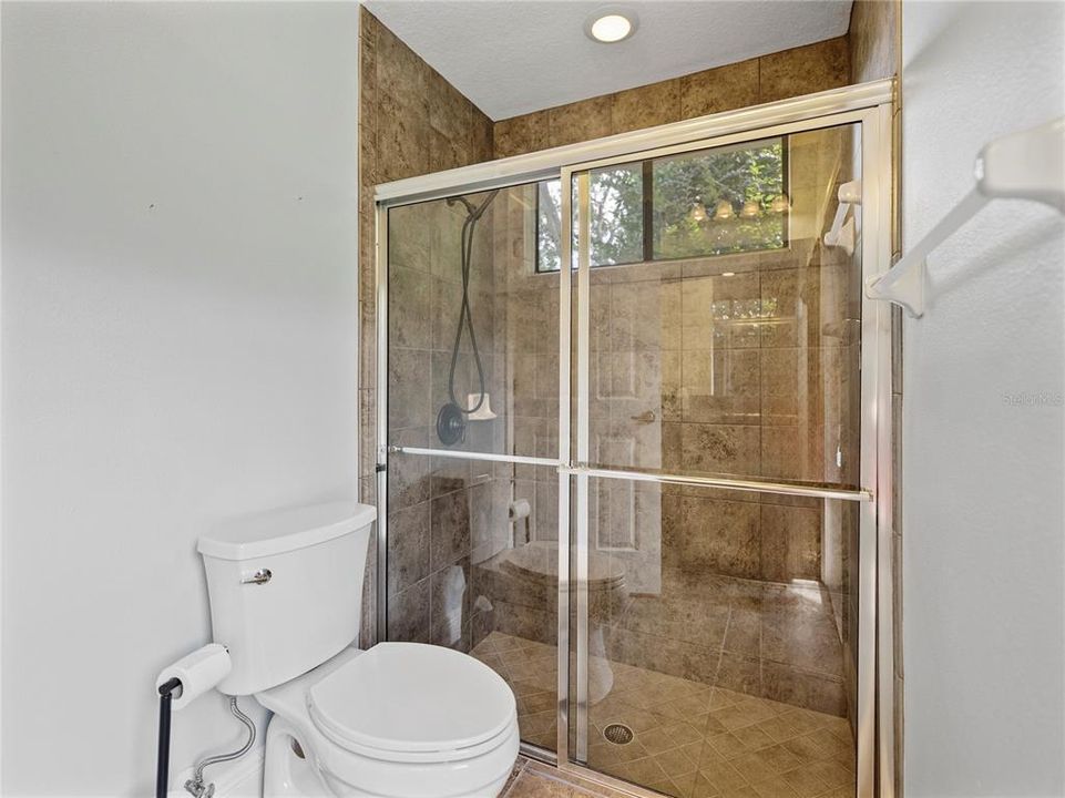 En Venta: $849,900 (3 camas, 3 baños, 2586 Pies cuadrados)