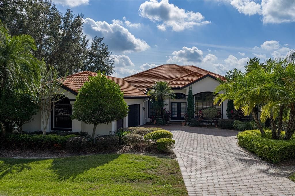 En Venta: $849,900 (3 camas, 3 baños, 2586 Pies cuadrados)