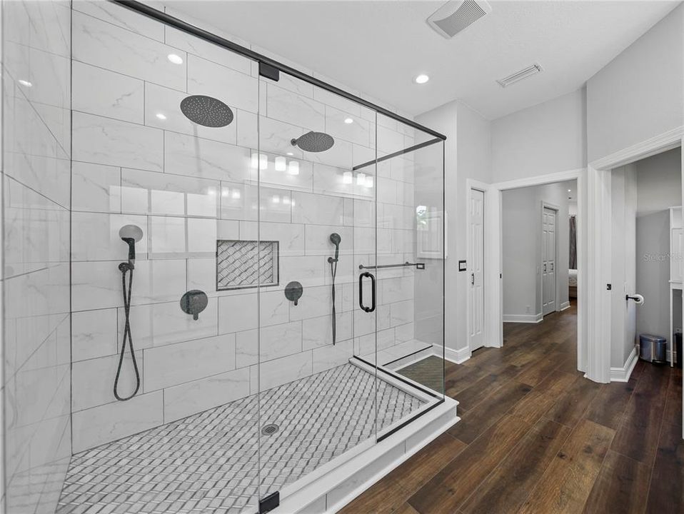 En Venta: $849,900 (3 camas, 3 baños, 2586 Pies cuadrados)