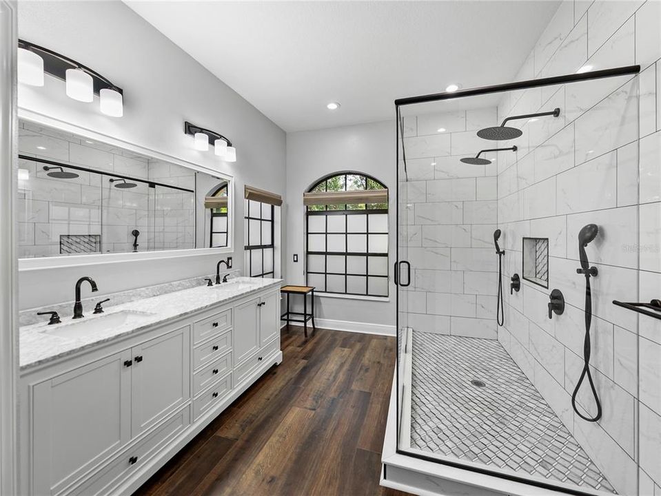 En Venta: $849,900 (3 camas, 3 baños, 2586 Pies cuadrados)