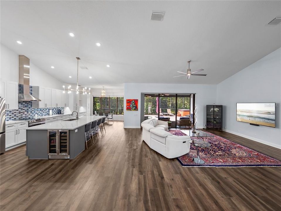 En Venta: $849,900 (3 camas, 3 baños, 2586 Pies cuadrados)