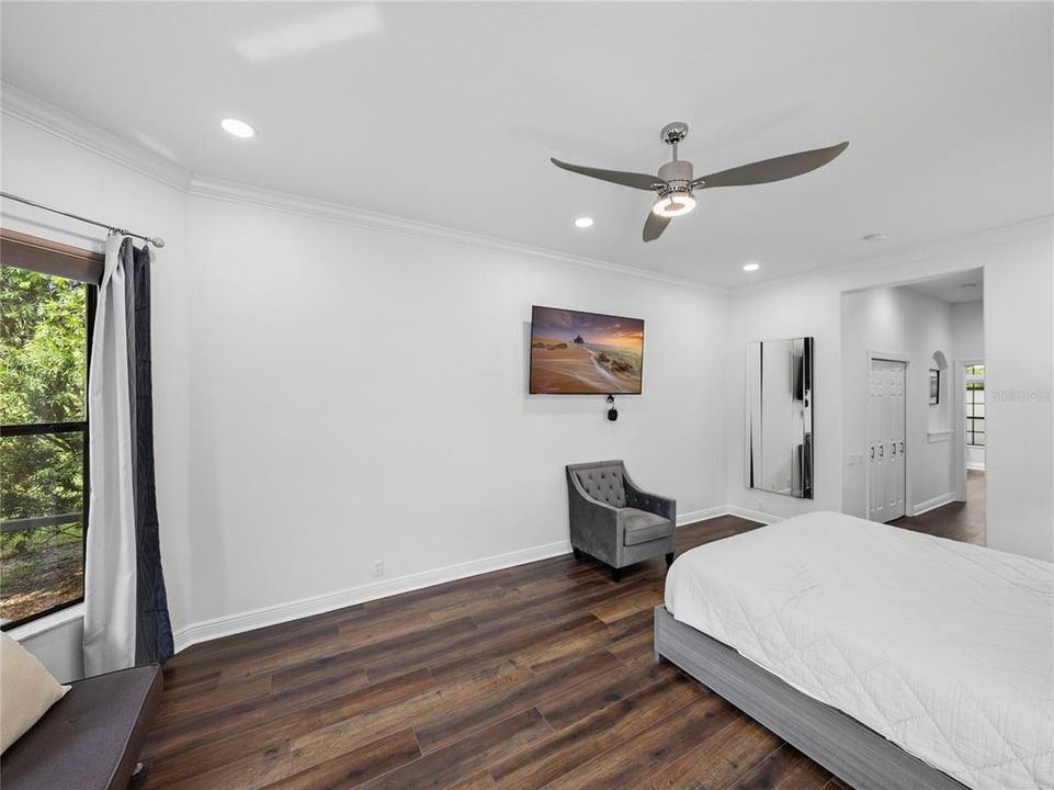 En Venta: $849,900 (3 camas, 3 baños, 2586 Pies cuadrados)