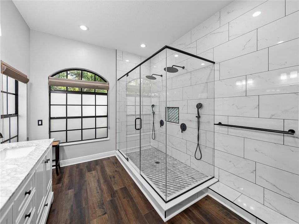 En Venta: $849,900 (3 camas, 3 baños, 2586 Pies cuadrados)