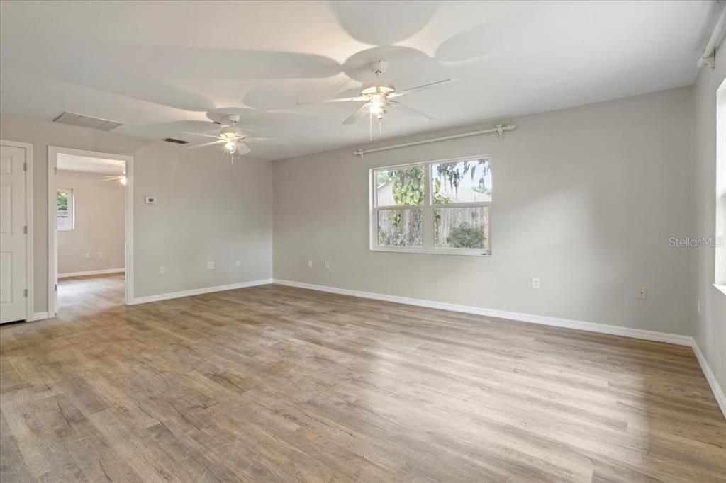 For Rent: $3,200 (5 beds, 3 baths, 3006 Square Feet)