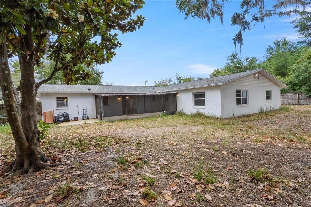 For Rent: $3,200 (5 beds, 3 baths, 3006 Square Feet)