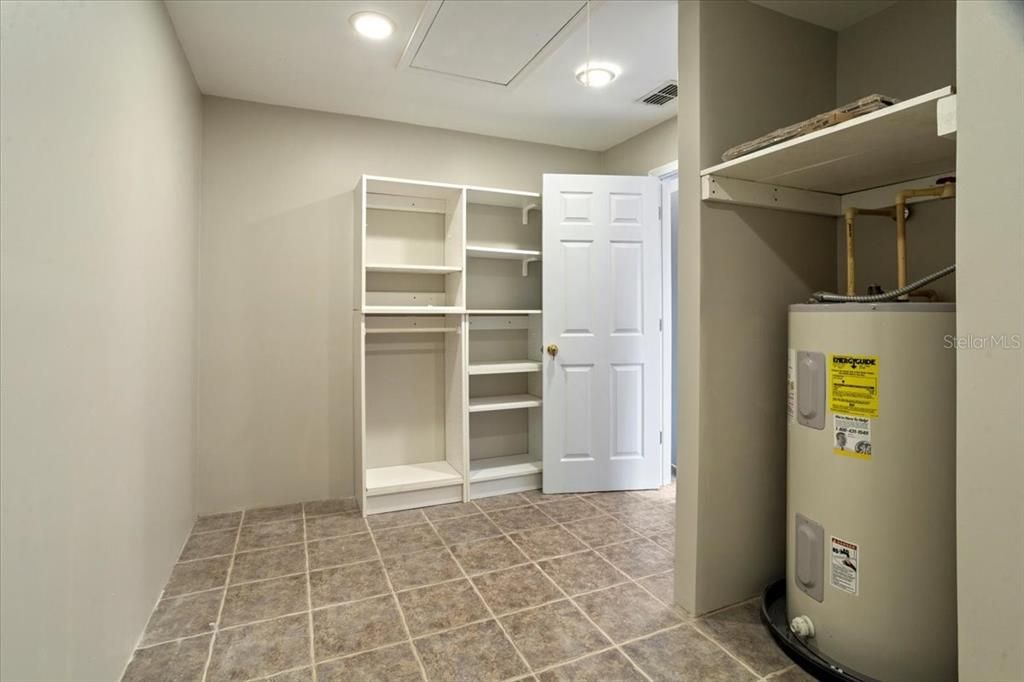 For Rent: $3,200 (5 beds, 3 baths, 3006 Square Feet)