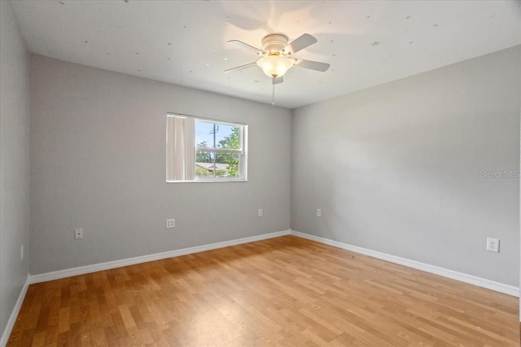 For Rent: $3,200 (5 beds, 3 baths, 3006 Square Feet)