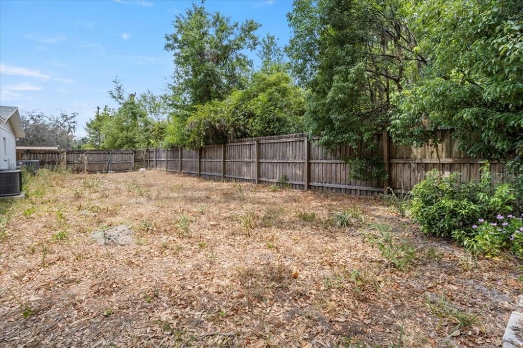 For Rent: $3,200 (5 beds, 3 baths, 3006 Square Feet)