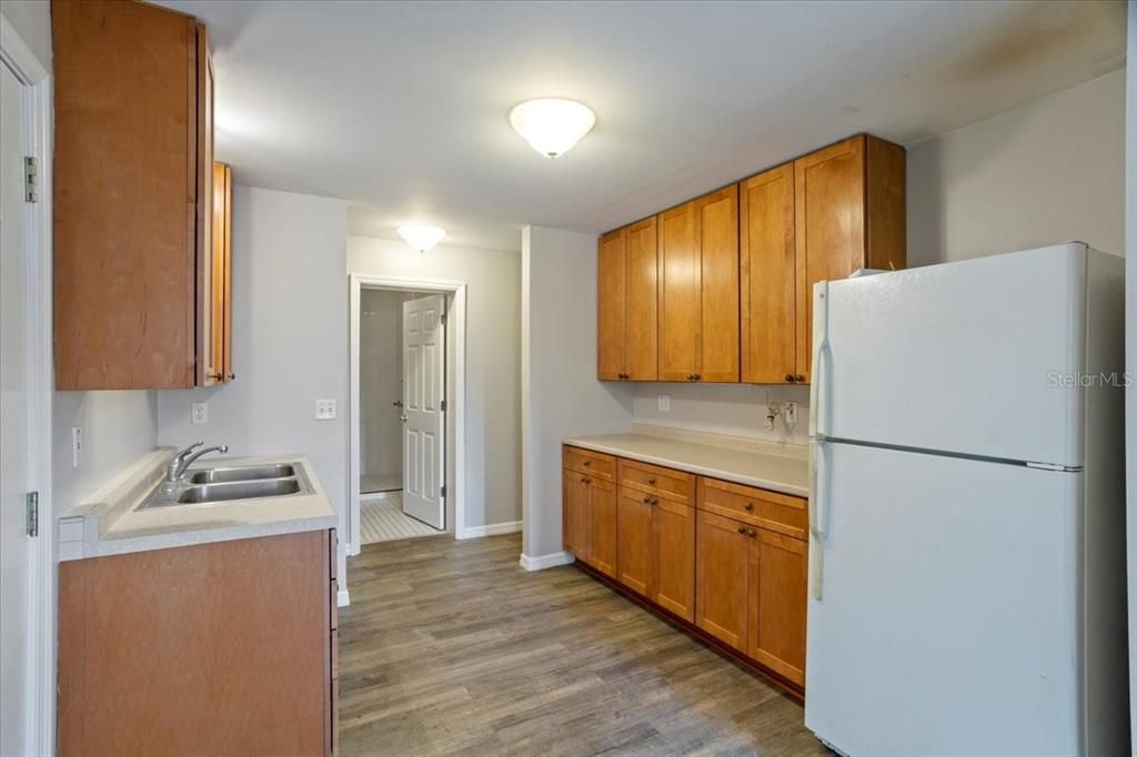 For Rent: $3,200 (5 beds, 3 baths, 3006 Square Feet)