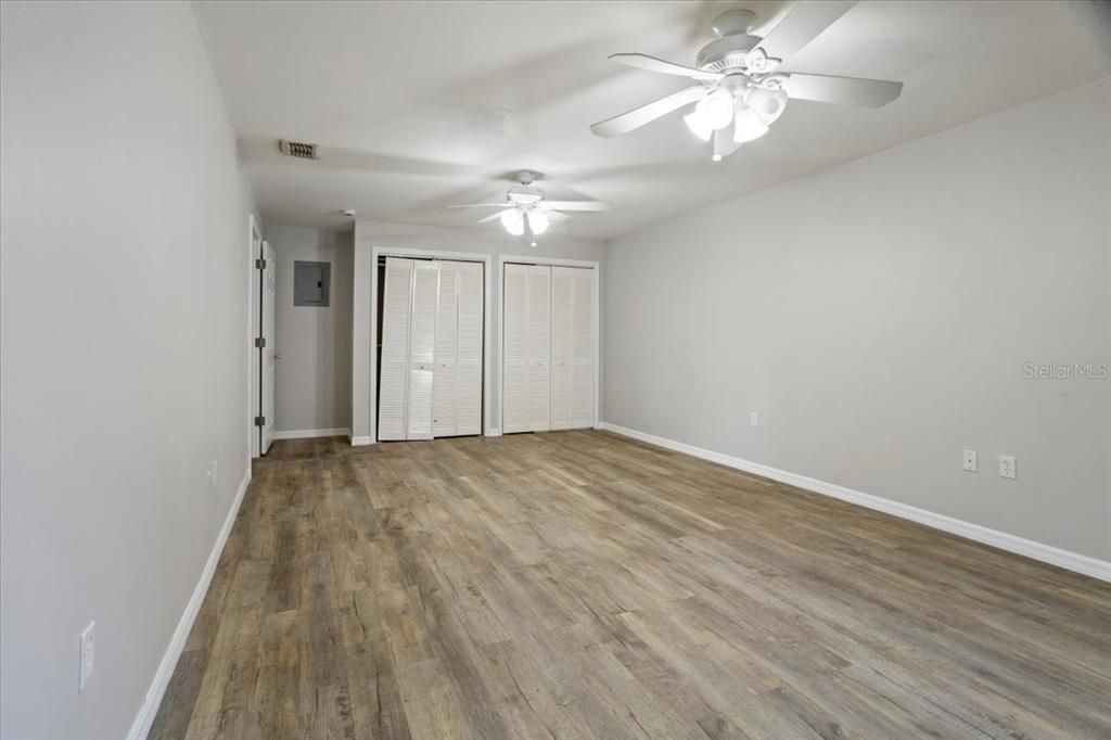 For Rent: $3,200 (5 beds, 3 baths, 3006 Square Feet)