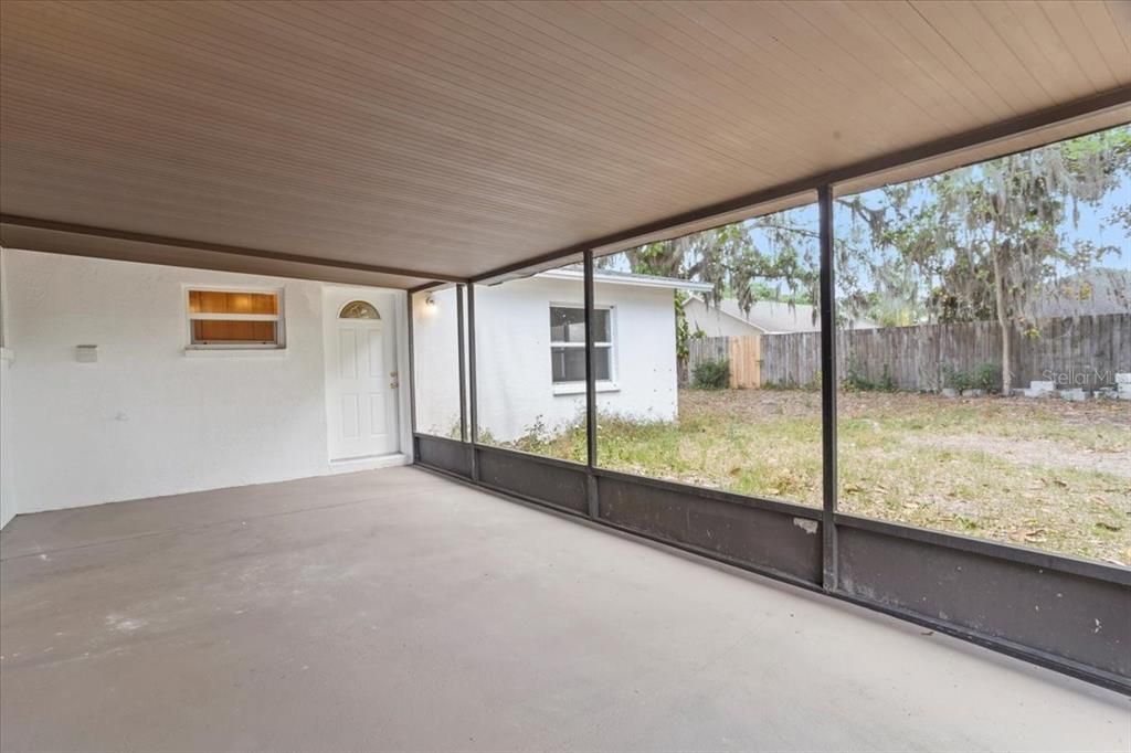 For Rent: $3,200 (5 beds, 3 baths, 3006 Square Feet)