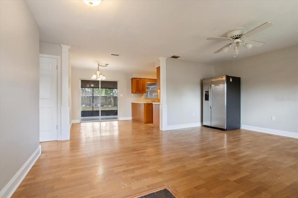 For Rent: $3,200 (5 beds, 3 baths, 3006 Square Feet)