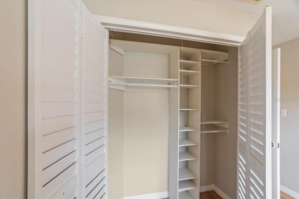 For Rent: $3,200 (5 beds, 3 baths, 3006 Square Feet)