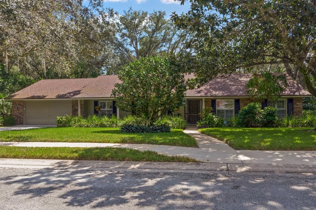 合同活跃: $700,000 (4 贝兹, 2 浴室, 2227 平方英尺)