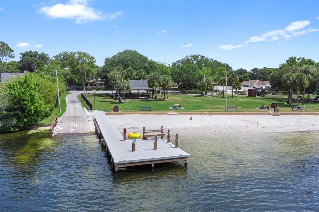 合同活跃: $700,000 (4 贝兹, 2 浴室, 2227 平方英尺)