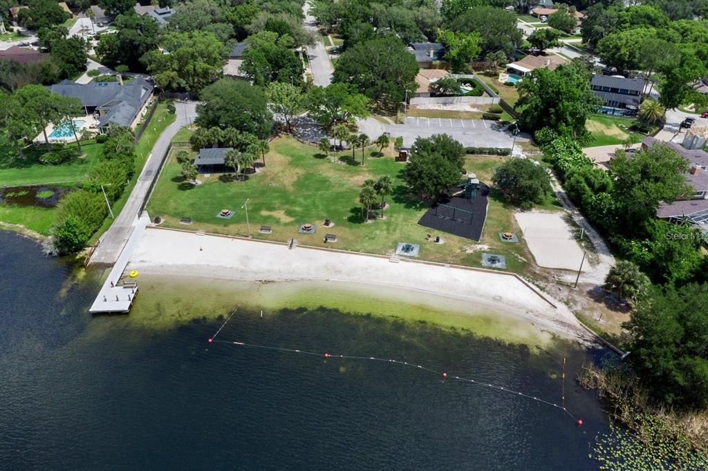 合同活跃: $700,000 (4 贝兹, 2 浴室, 2227 平方英尺)