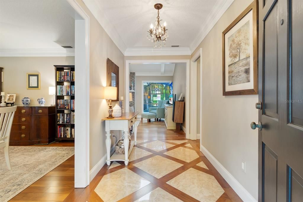 合同活跃: $700,000 (4 贝兹, 2 浴室, 2227 平方英尺)