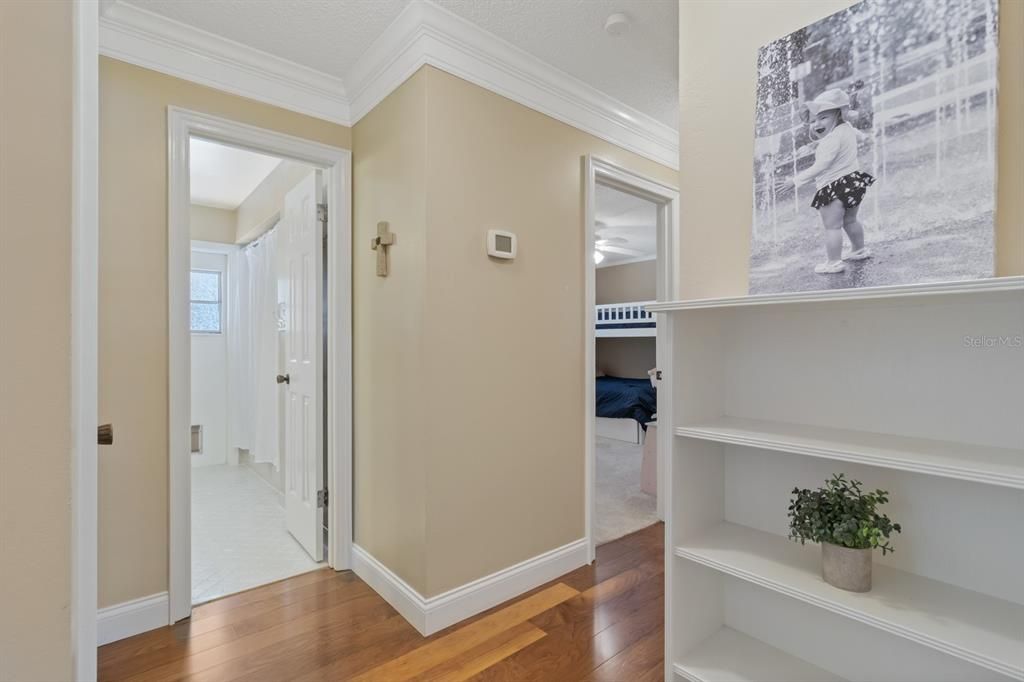 合同活跃: $700,000 (4 贝兹, 2 浴室, 2227 平方英尺)