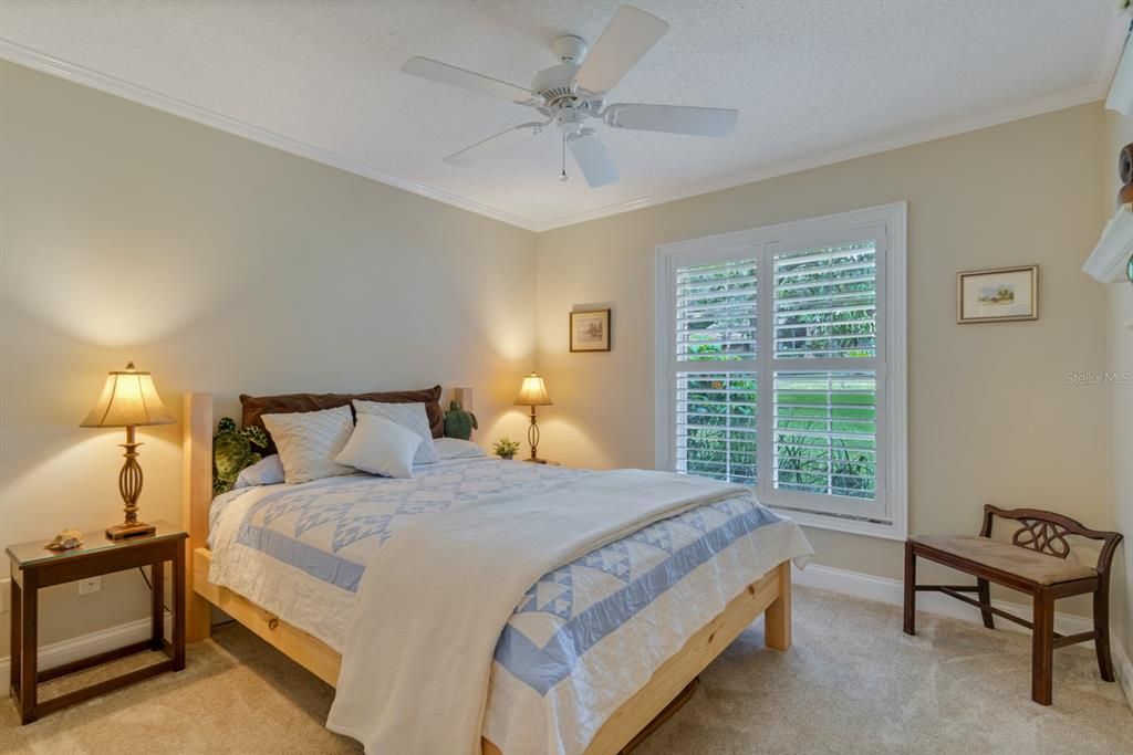 合同活跃: $700,000 (4 贝兹, 2 浴室, 2227 平方英尺)