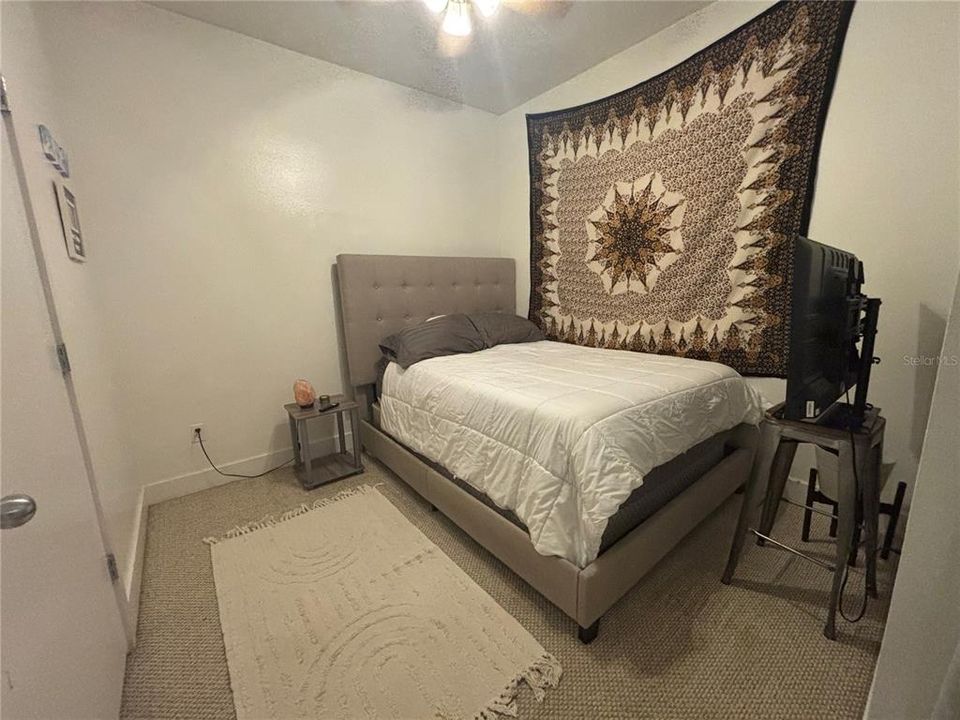 На продажу: $399,900 (2 спален, 1 ванн, 1050 Квадратных фут)