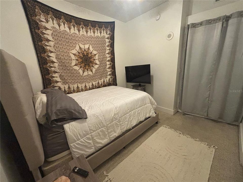 На продажу: $399,900 (2 спален, 1 ванн, 1050 Квадратных фут)