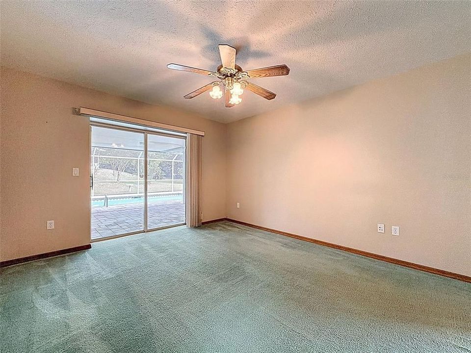 合同活跃: $350,000 (3 贝兹, 2 浴室, 1824 平方英尺)