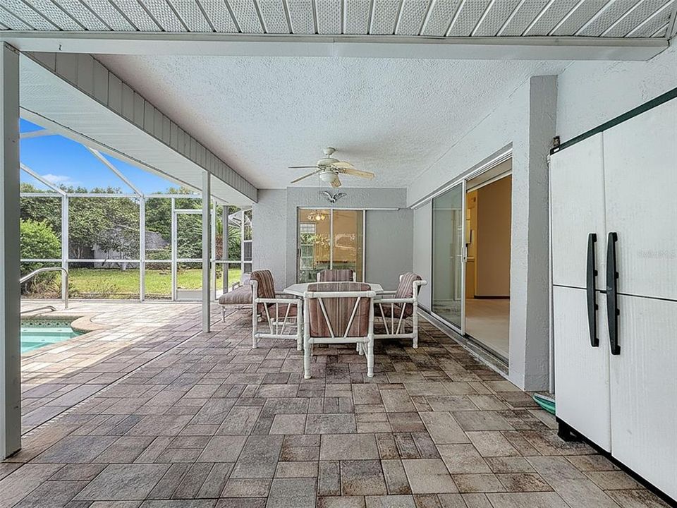 合同活跃: $350,000 (3 贝兹, 2 浴室, 1824 平方英尺)