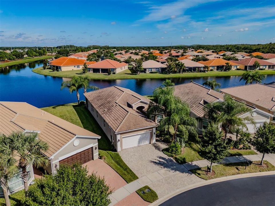 На продажу: $535,000 (2 спален, 3 ванн, 2362 Квадратных фут)