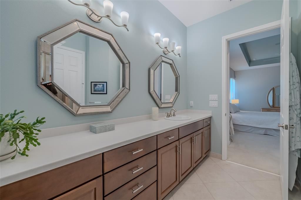 На продажу: $535,000 (2 спален, 3 ванн, 2362 Квадратных фут)