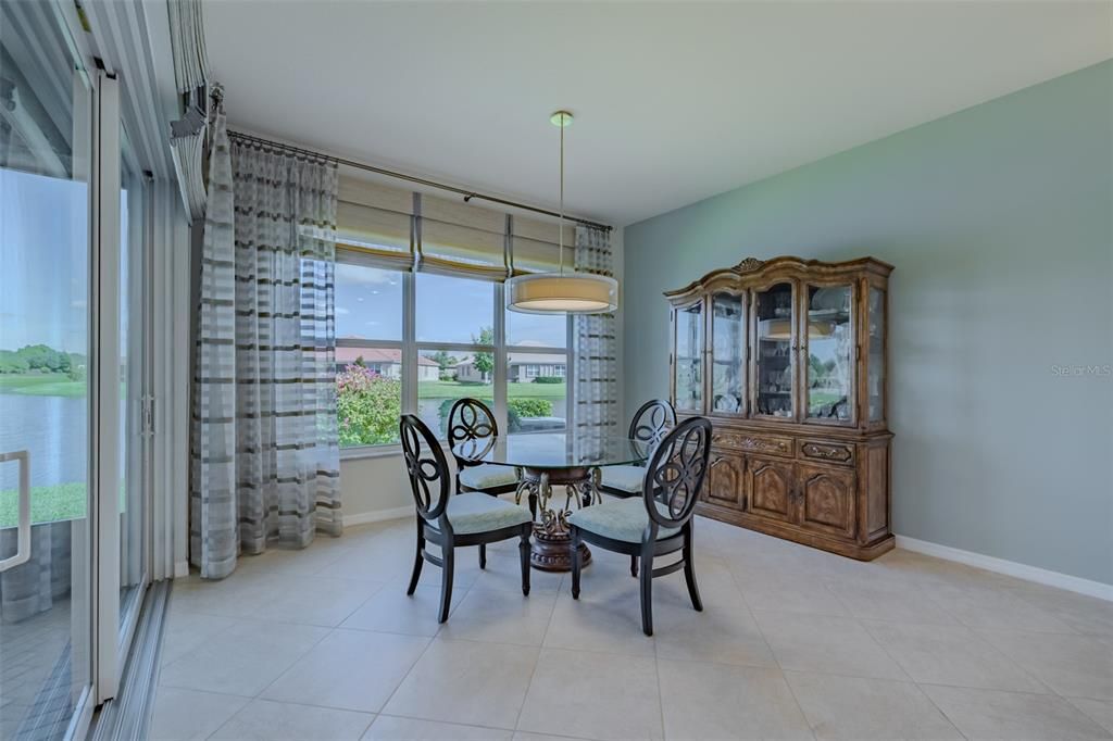 На продажу: $535,000 (2 спален, 3 ванн, 2362 Квадратных фут)