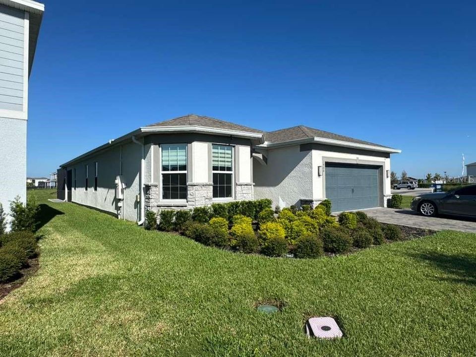 For Rent: $3,350 (3 beds, 2 baths, 2084 Square Feet)