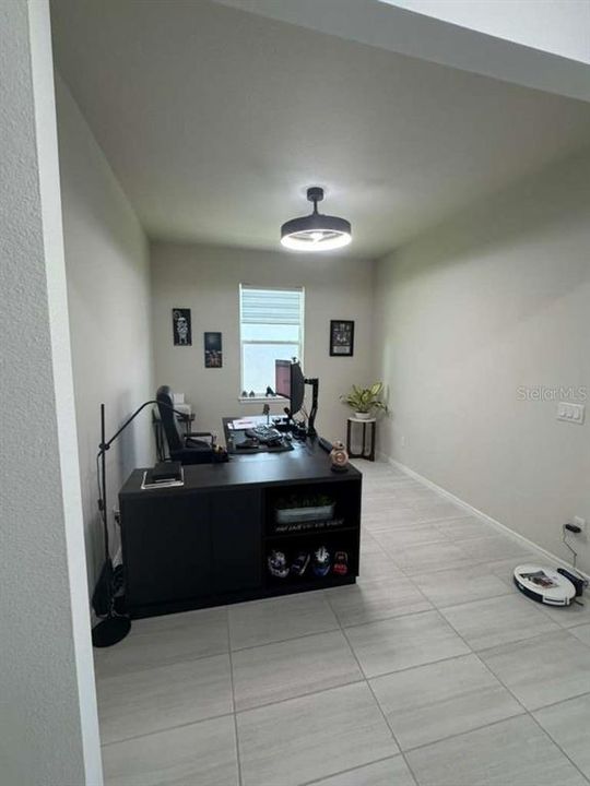 For Rent: $3,350 (3 beds, 2 baths, 2084 Square Feet)
