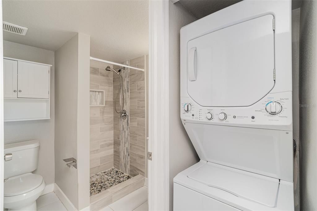 For Sale: $169,900 (2 beds, 2 baths, 860 Square Feet)