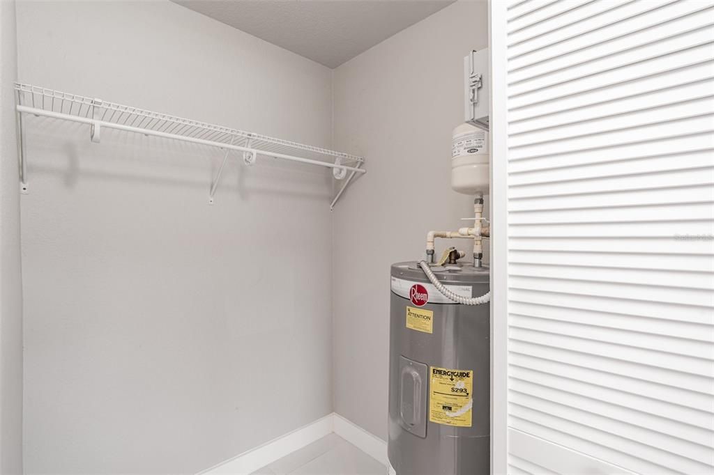 For Sale: $169,900 (2 beds, 2 baths, 860 Square Feet)