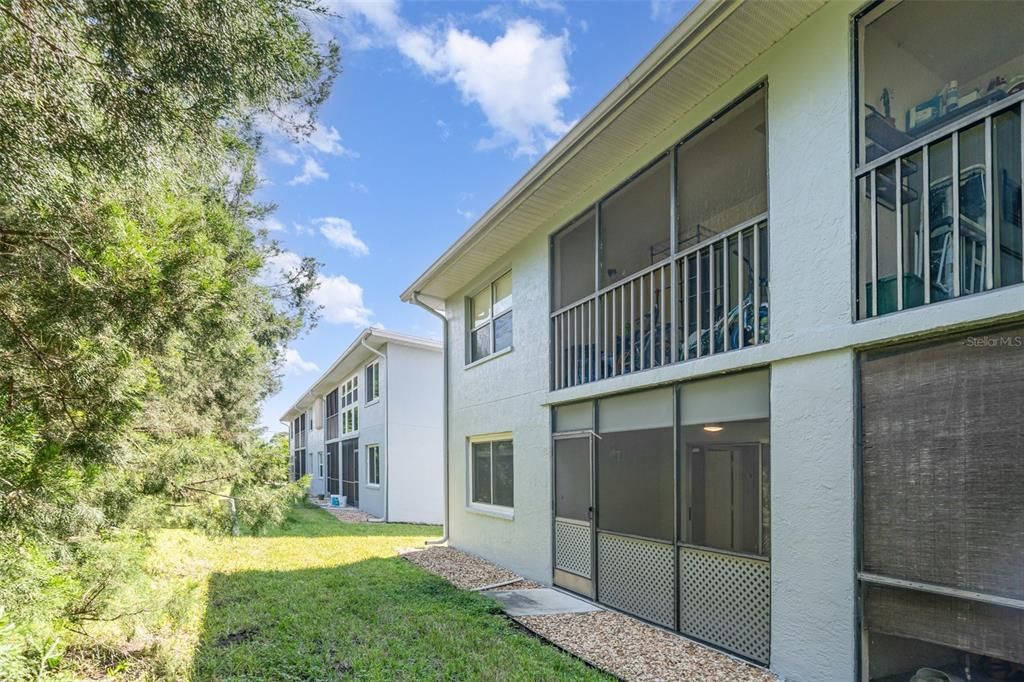 For Sale: $169,900 (2 beds, 2 baths, 860 Square Feet)