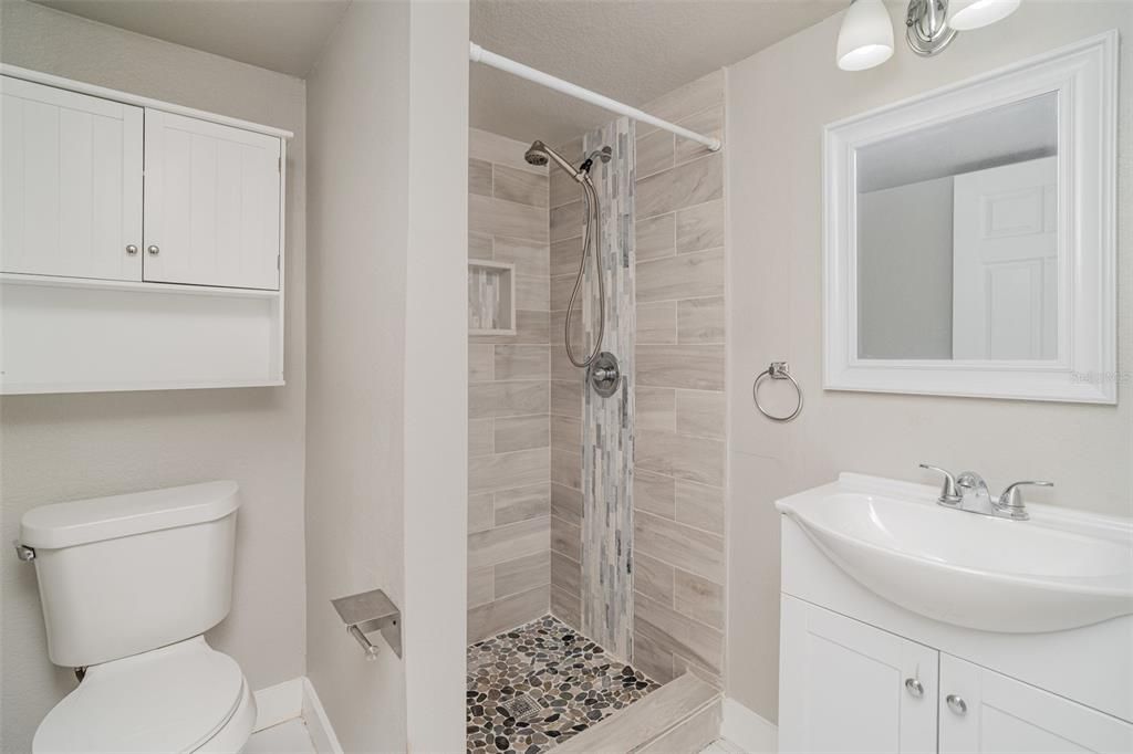 For Sale: $169,900 (2 beds, 2 baths, 860 Square Feet)