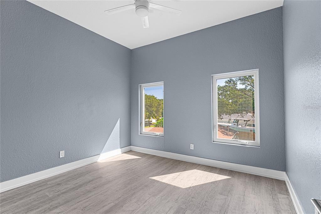 Activo con contrato: $929,000 (4 camas, 3 baños, 2540 Pies cuadrados)