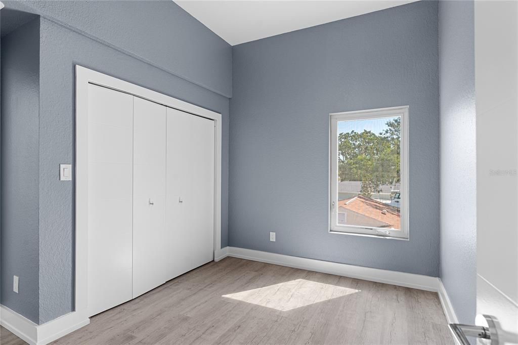 Activo con contrato: $929,000 (4 camas, 3 baños, 2540 Pies cuadrados)