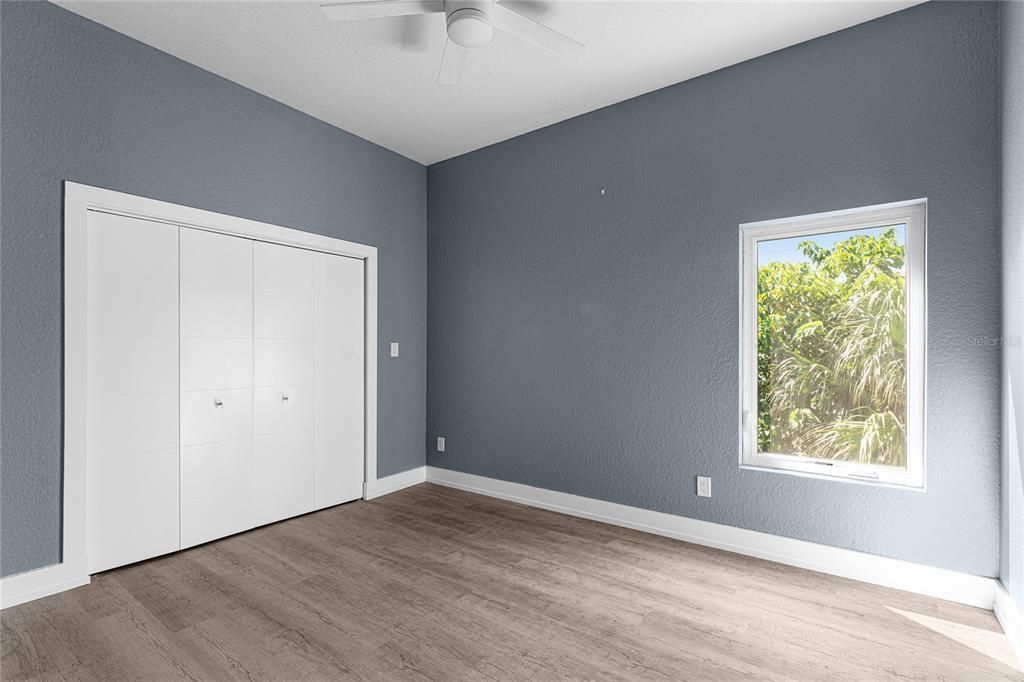 Activo con contrato: $929,000 (4 camas, 3 baños, 2540 Pies cuadrados)