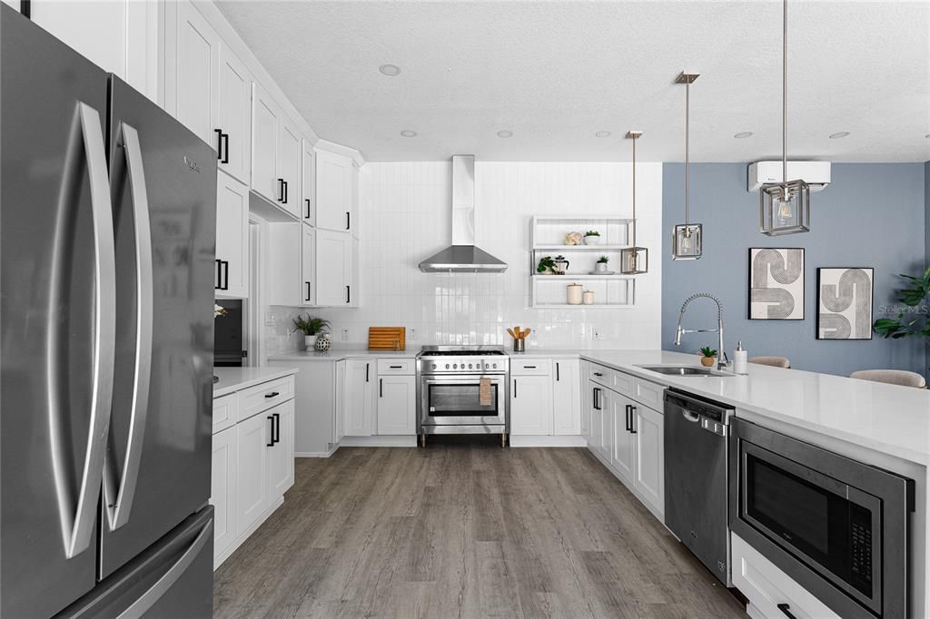 Activo con contrato: $929,000 (4 camas, 3 baños, 2540 Pies cuadrados)