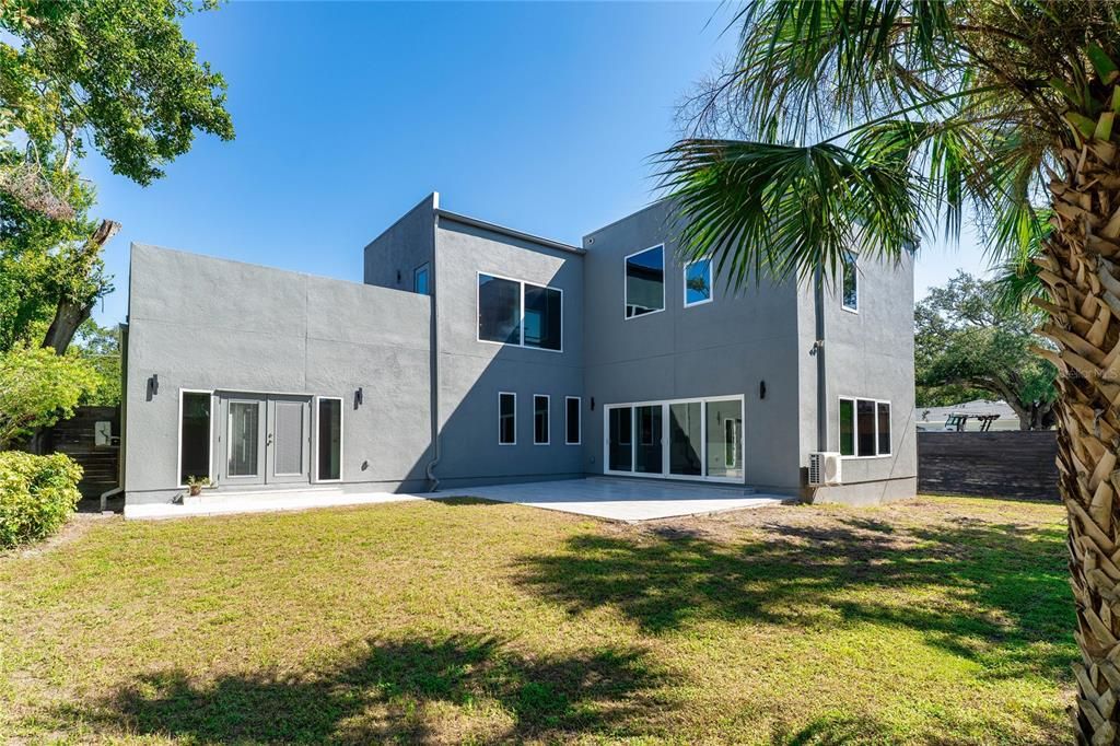 Activo con contrato: $929,000 (4 camas, 3 baños, 2540 Pies cuadrados)